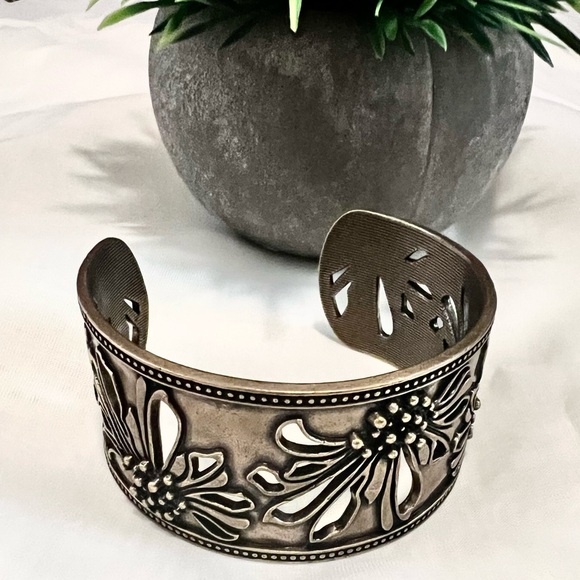 Paparazzi Bronze/Gold Cuff Bracelet NEW - Picture 2 of 4